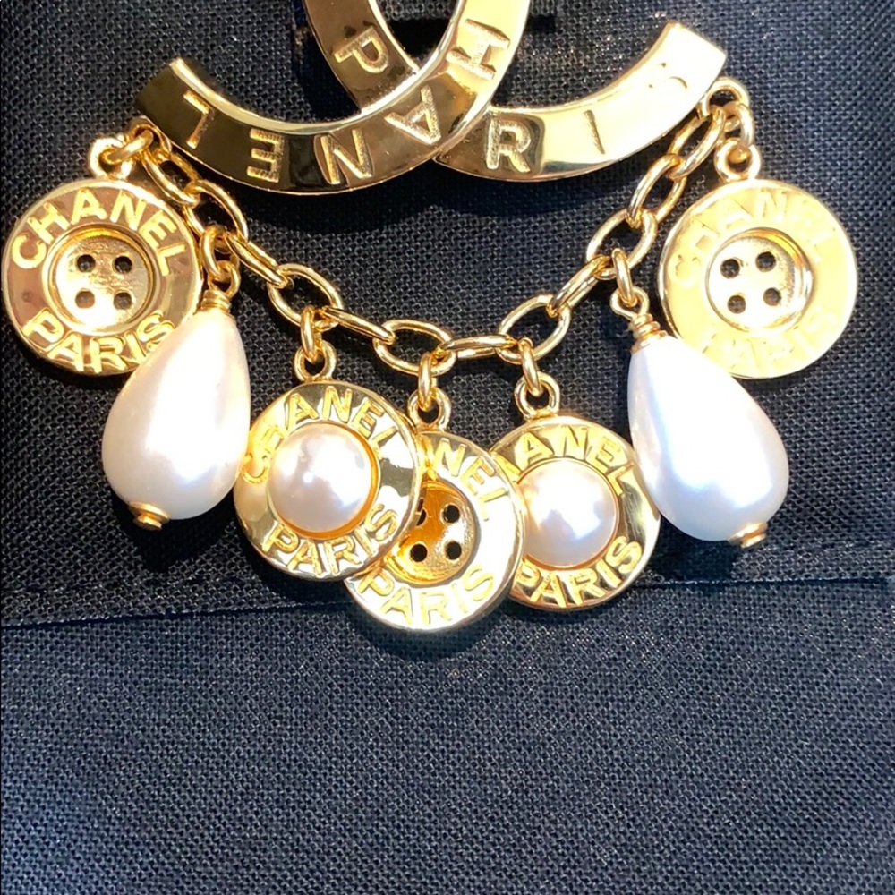 Sold out Chanel Broch - Picture 6 of 6